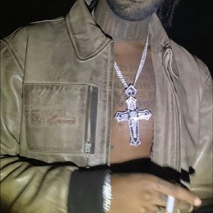 Meet your Posher, Ava